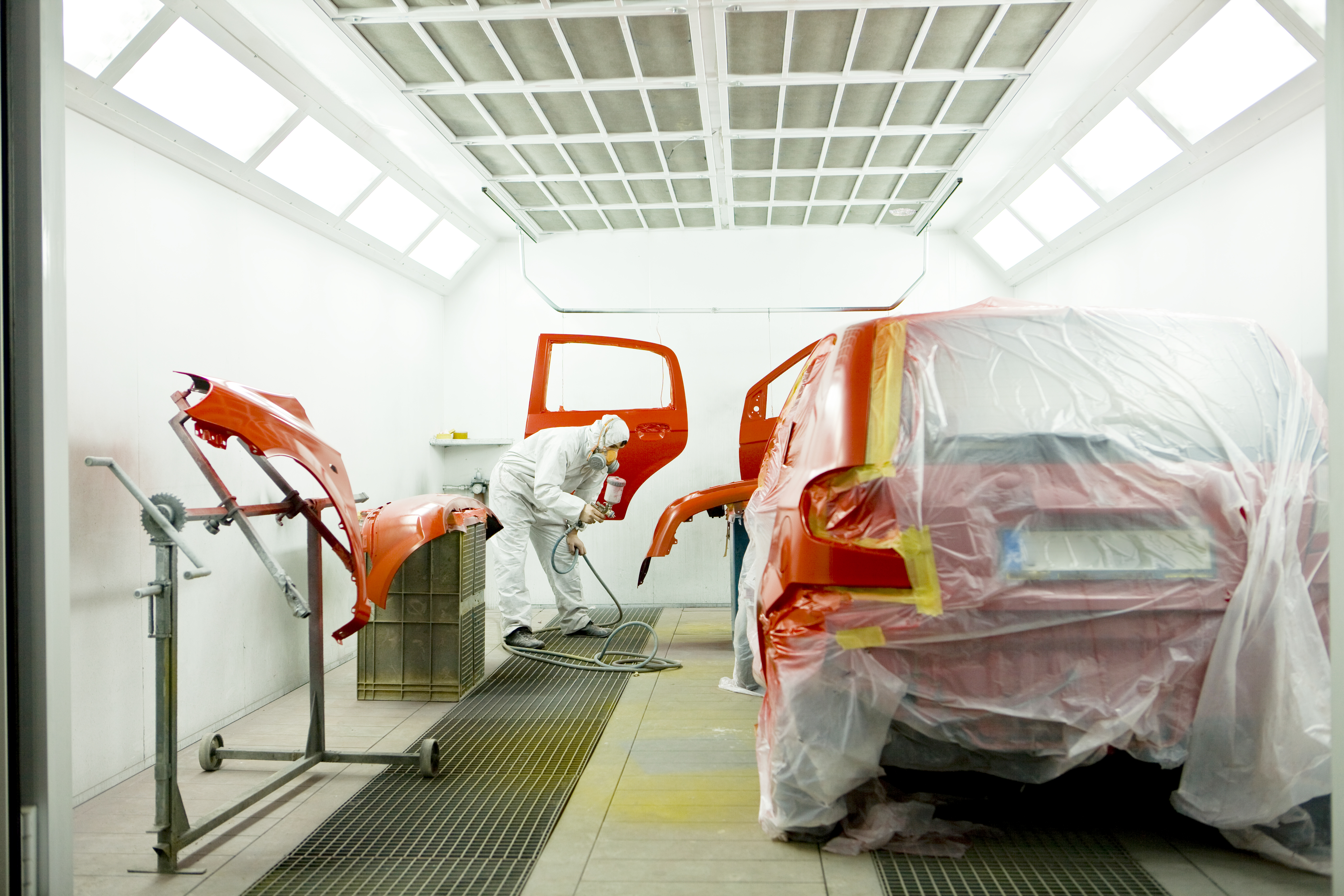 iStock_000012034525_XXXLarge_car_spray_paint.jpg