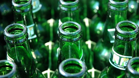 lotsofgreenbeerbottles_RetouchedPhotograph_Crop_550x310.jpg