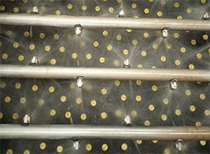 Uniform spray through clear spray nozzles
